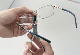 Изготовление корригирующих очков в металлической оправе