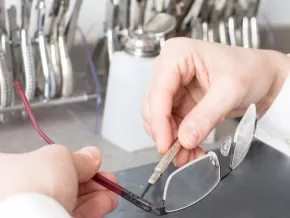 Изготовление корригирующих очков в полуободковой оправе